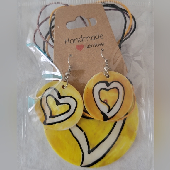 Hand Crafted Jewelry Yellow Heart Shell Coin Statement Necklace & Earrings set - Picture 1 of 16